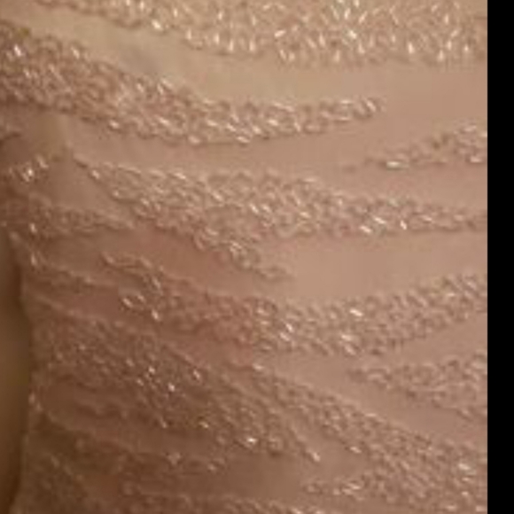 Gorgeous dressy top fits small - Picture 3 of 3